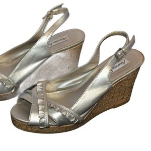 Women's American Eagle Muted Gold Metallic Cork Wedge 7.5